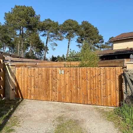 살레 Escale Sous Les Pins 빌라 외부 사진