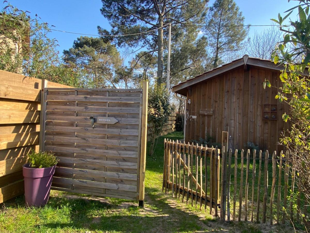 살레 Escale Sous Les Pins 빌라 외부 사진